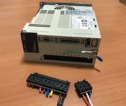 Yaskawa ServoPack SGDS-08A01A 200V 5.5A 750W Servo Drive