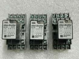 LOT OF 3 Allen-Bradley 700-HC24Z24 Relay SER-D 24VDC 7A w/700-HN128 SER B SOCKET