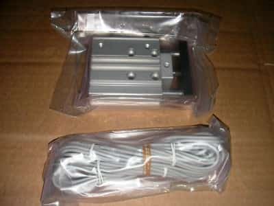 NEW - SMC 13-MGPL12-30-Z73L MGP COMPACT GUIDE CYLINDER - photo 1 of 2