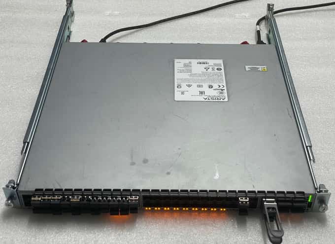 Arista DCS-7280SRAM-48C6  L2 and L3 - Data Center Switch - photo 1 of 12