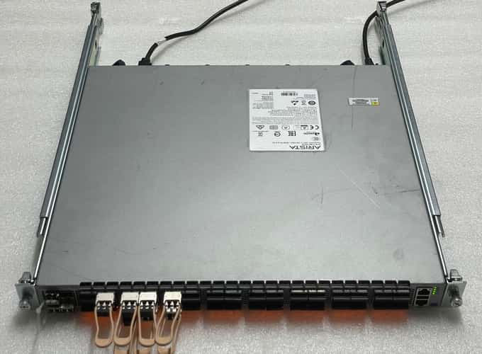Arista DCS-7160-32CQ 32x Port 100G QSFP Switch 7160 Series w/Dual 500W PSU - photo 1 of 12