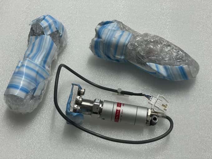 LOT OF 3 - FUJIKIN MANIFOLD O.P. 0.39~0.59MPa TYPE N.C - photo 1 of 5