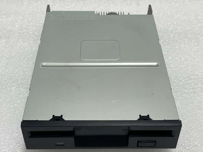Teac FC-1 SCSI Industrial Floppy Drive FD-235HS 1111 FD-235HF A700 193077A7 - photo 1 of 5