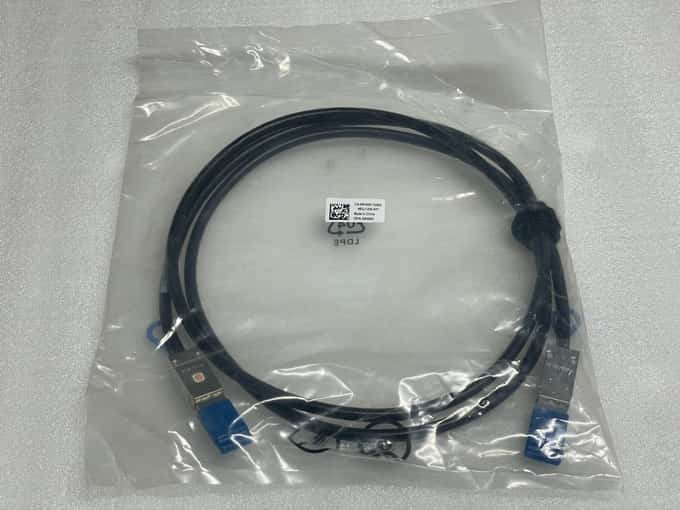Dell PowerVault 6Ft External Mini SAS Cable 0W390D W390D - photo 1 of 5