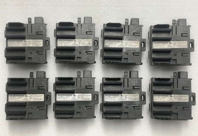 (LOT OF 8) SIEMENS 6ES7 195-7HB00-0XA0 SIMATIC BUS MODULE - photo 1 of 12
