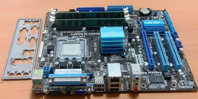 ASUS P5G41C-M LX Intel G41 LGA 775 Socket DDR3/DDR2 Motherboard w/ CPU & RAM - photo 1 of 6