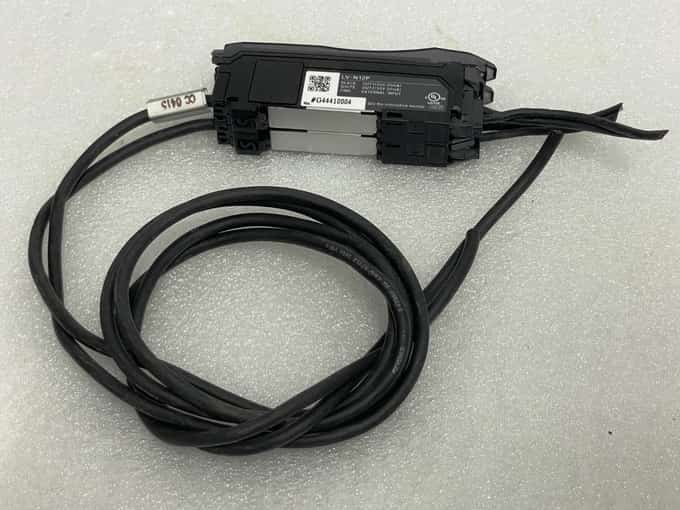 KEYENCE LV-N11P + LV-N12P Digital Laser Sensors - photo 1 of 5