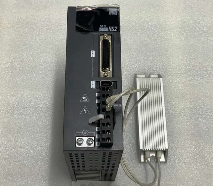 Raynen servo driver motor RS2P-5R5L RA1P series RS3P series RS2P - photo 1 of 8