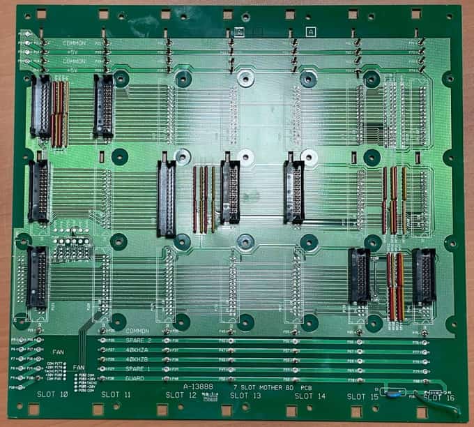 BARBER COLMAN A-13888 7 Slot Mother Board - photo 1 of 4