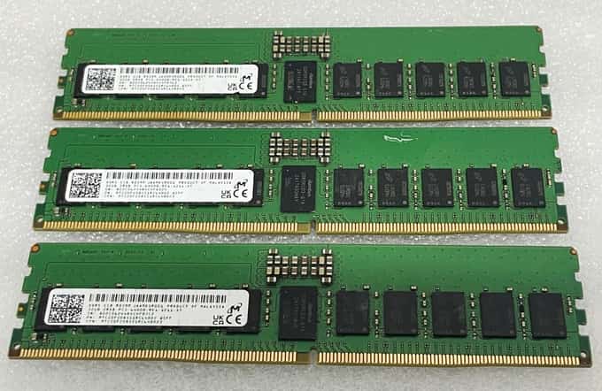 LOT OF 3 - MTC20F2085S1RC64BD2 MICRON 32GB 2Rx8 PC5-6400B MEMORY - photo 1 of 5
