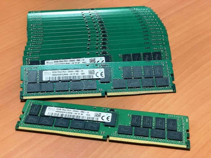 17 x SK Hynix 32GB PC4-2666V-R DDR4 Reg ECC 2RX4 Memory RDIMM HMA84GR7CJR4N-VK - photo 1 of 3