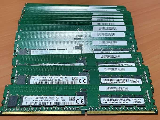 15X 16GB Hynix DDR4-2666MHz Single Rank Memory Module - HMA82GR7CJR4N-VK - photo 1 of 5