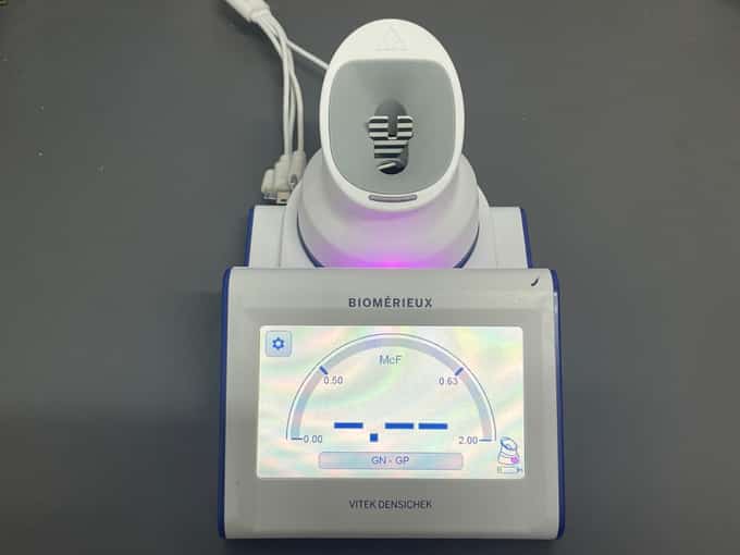 BIOMERIEUX VITEK DENSICHEK Display Base (422220) & Pod (423000) - photo 1 of 12