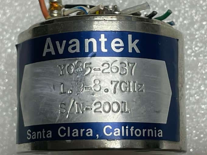 Avantek model Y085-2637 1.9-8.7GHz YIG oscillator - photo 1 of 5