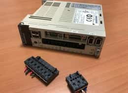 Yaskawa Servopack SGDS-02A12A Servo Controller 200W 230VAC 2.1A