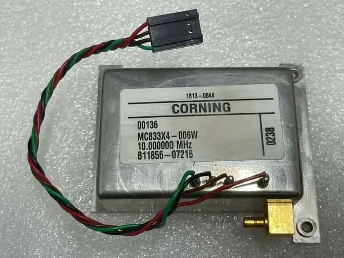 CORNING MC833X4-006W 10.000000Mhz B11856-07216 CRYSTAL CONTROLLED OSCILLATOR - photo 1 of 5