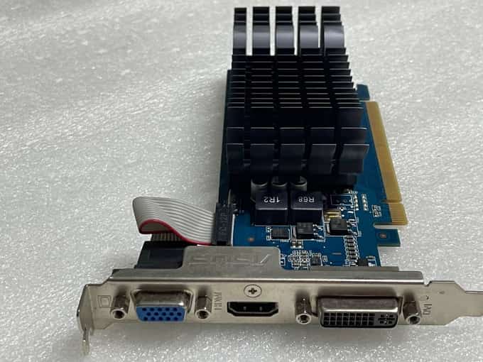 ASUS EN210 SILENT 1GB GRAPHICS CARD DDR3 DI/1GD3/V2 - photo 1 of 5