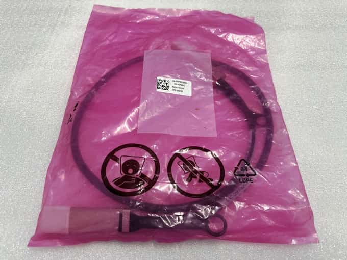 Dell Networking Force10 QSFP+ 1M Passive Copper Stacking Cable 05NP8R - photo 1 of 5