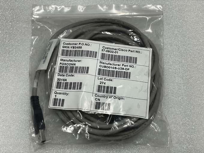 CISCO IBM Cable Console RS232 9Pol= USB - CUBD010S-U29-DF 37-0932-01 - photo 1 of 4