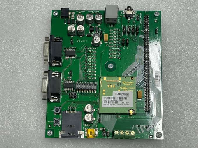 TELTONIKA Board w/TM3 GSM/EDGE Quad Band Module with MMCX Antenna - photo 1 of 7