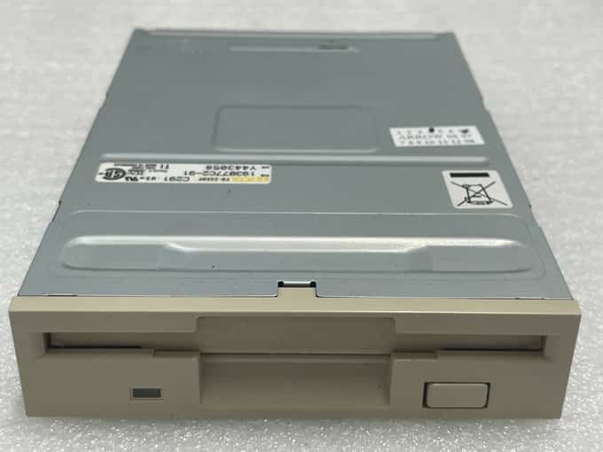 TEAC FD-235HF Floppy Drive 1.44MB 3.5" Internal C291 193077C2-91 FD235HF - photo 1 of 5