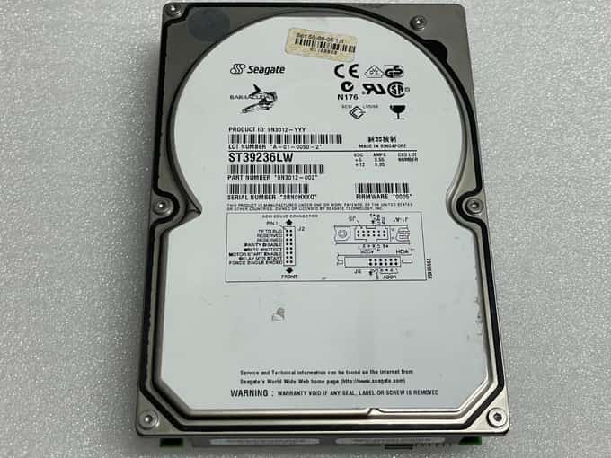 Seagate ST39236LW 9N3012-002 BARRACUDA 68 PIN SCSI Hard Drive - photo 1 of 5