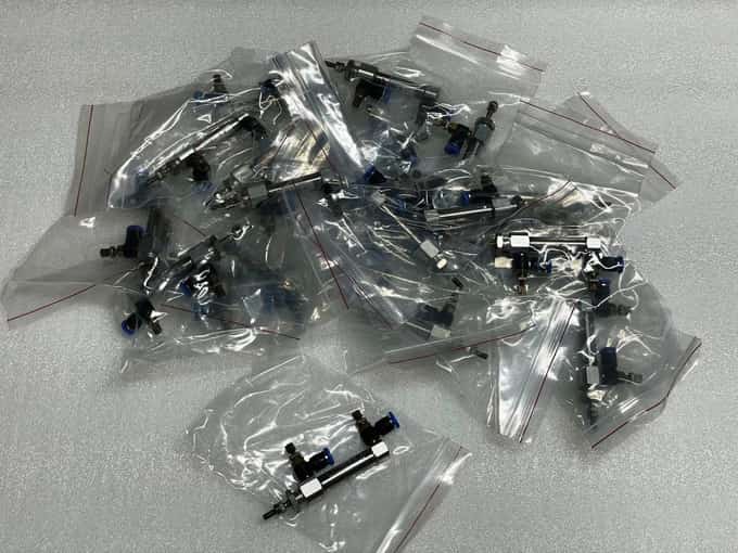 LOT OF 20 - SMC PNEUMATIC CYLINDER CDJ2KB10-15-B (PULL FROM NEVER USED MACHINES) - photo 1 of 5