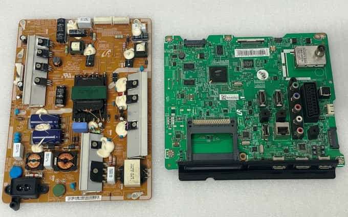 Samsung TV UE55ES6100WXXC Power board BN44-00519B & Main board BN41-01812 - photo 1 of 6