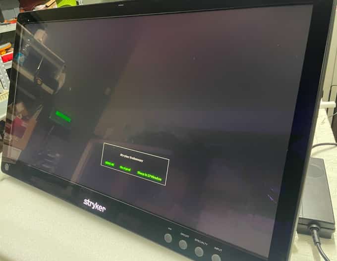 Stryker BPM150S24S11 0240-031-050 32" 4K Display Monitor 2019-10-14 - photo 1 of 8
