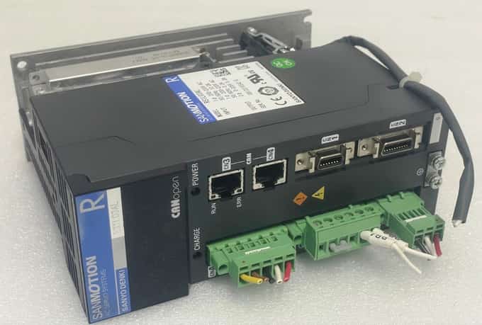 Sanyo Denki RS1L03AL Servo Driver - photo 1 of 6