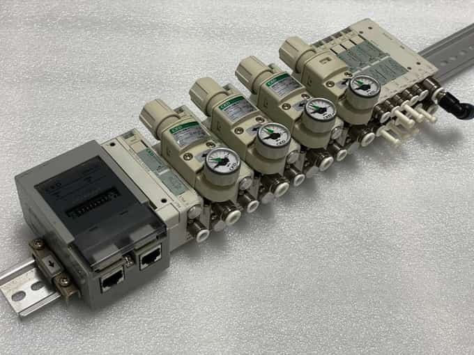CKD MANIFOLD W/ X4 RB500-00M-P11 / X4 N3E010-A / X3 N3E0660-A / N3E0670-A - photo 1 of 8