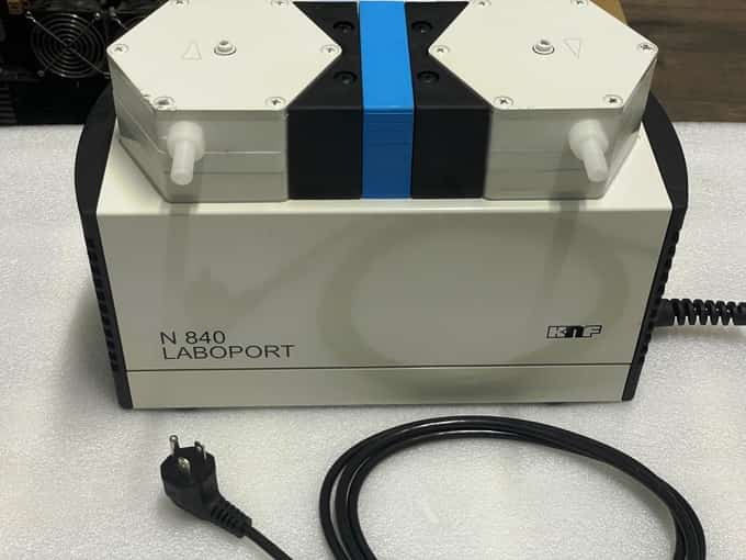 KNF Neuberger Laboport Diaphragm Pump N 840.3 PM20119-840.3 / 14926870 - photo 1 of 10