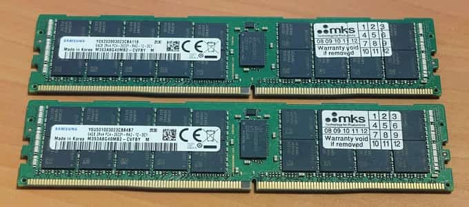 LOT OF 2 - SAMSUNG 64GB DDR4 2933 PC4-23400 M393A8G40MB2-CVFBY Server RDIMM RAM - photo 1 of 4