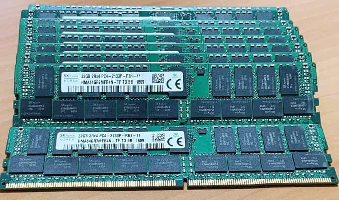 10 x SK Hynix 32 GB 2Rx4 HMA84GR7MFR4N-TF PC4-2133P-RB1-11 Server RAM 752370-091 - photo 1 of 4